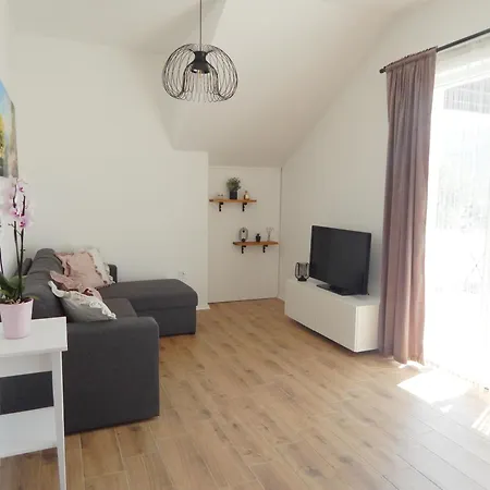 Luka Apartament Grebaštica