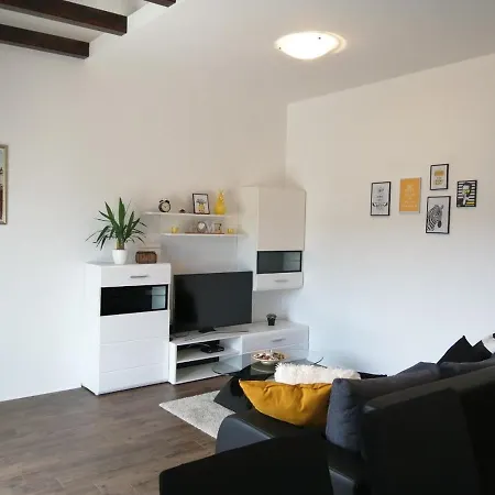 Luka Apartman *