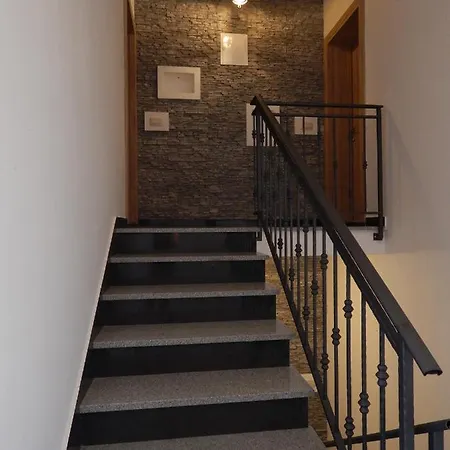 Apartment Luka Grebastica